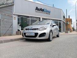 Gris / plata Usado 2012 Kia Rio Berlina | 7900 € (Caro)