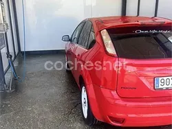 Rojo Usado 2009 Ford Focus Trend Berlina | 3000 € (Super precio)
