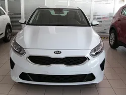 Blanco Usado 2019 Kia Ceed Berlina | 15.600 € (Caro)