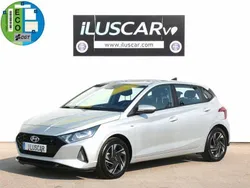 Gris claro / plata Usado 2021 Hyundai i20 Berlina | 17.500 € (Un poco caro)