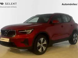 Rojo Nuevo 2025 Volvo XC40 Core SUV | 41.500 € (Precio justo)