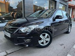 Negro Usado 2012 Hyundai i30 Comfort Berlina | 5900 €