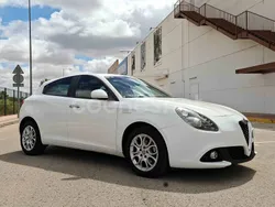 Blanco Usado 2017 Alfa Romeo Giulietta Utilitario | 10.490 € (Precio justo)