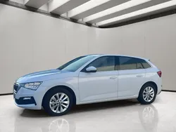 Blanco Usado 2023 Skoda Scala Ambition Utilitario | 17.950 € (Precio justo)