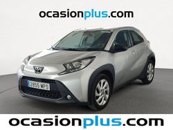 Gris Usado 2024 Toyota Aygo Play Utilitario | 13.991 € (Precio justo)