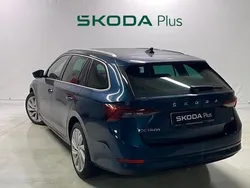 Azul Usado 2024 Skoda Octavia Style Familiar | 29.900 € (Buen precio)
