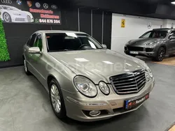 Gris / plata Usado 2007 Mercedes E220 Avantgarde Berlina | 5999 € (Buen precio)