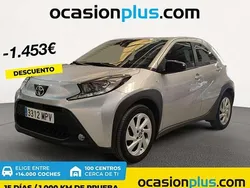 Gris Usado 2024 Toyota Aygo Play Utilitario | 14.537 € (Precio justo)