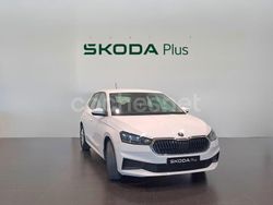 Blanco Usado 2022 Skoda Fabia Active Utilitario | 13.000 € (Precio justo)