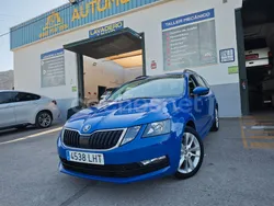 Azul Usado 2020 Skoda Octavia Ambition Familiar | 15.500 € (Precio justo)