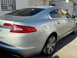 Gris / plata Usado 2012 Jaguar XF Sportbrake Premium Luxury Familiar | 15.000 €