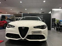Blanco Nuevo 2024 Alfa Romeo Giulia Berlina | 59.000 €