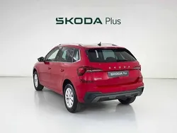 Rojo Usado 2024 Skoda Kamiq Selection SUV | 21.900 € (Precio justo)