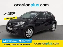 Negro Usado 2024 Toyota Aygo Play Utilitario | 15.050 € (Precio justo)
