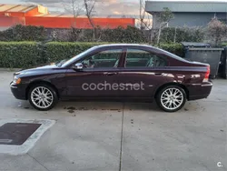 Granate Usado 2007 Volvo S60 Summum Berlina | 12.500 €