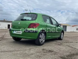 Verde Usado 2002 Peugeot 307 Berlina | 2800 € (Precio justo)