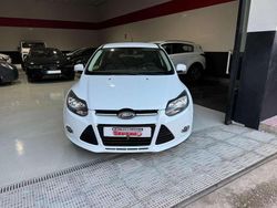 Blanco Usado 2011 Ford Focus Trend Utilitario | 7500 € (Un poco caro)