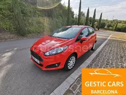 Rojo Usado 2015 Ford Fiesta Trend Utilitario | 8490 € (Precio justo)