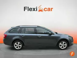 Gris Usado 2019 Skoda Octavia Ambition Utilitario | 15.990 € (Precio justo)