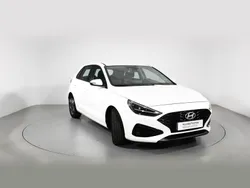 Blanco Usado 2024 Hyundai i30 Berlina | 21.600 € (Un poco caro)
