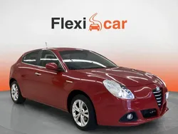 Rojo Usado 2015 Alfa Romeo Giulietta Distinctive Utilitario | 10.490 € (Precio justo)