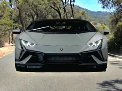 Gris Usado 2022 Lamborghini Huracán Coupe | 329.900 € (Caro)