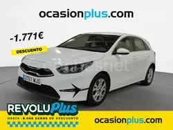 Blanco Usado 2023 Kia Ceed Berlina | 19.490 € (Precio justo)