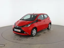 Rojo Usado 2016 Toyota Aygo X-play Utilitario | 10.399 € (Precio justo)
