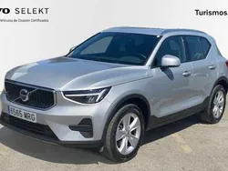 Plateado Usado 2024 Volvo XC40 Core SUV | 32.500 € (Buen precio)