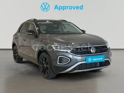 Gris / plata Usado 2024 VW T-Roc SUV | 33.900 € (Caro)