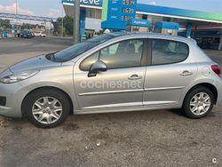Gris / plata Usado 2011 Peugeot 207 Berlina | 4800 € (Precio justo)