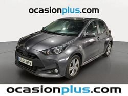 Gris Usado 2024 Toyota Yaris Hybrid Active Utilitario | 17.682 € (Precio justo)