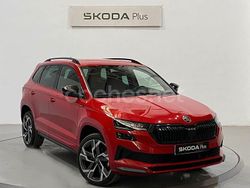 Rojo Usado 2024 Skoda Karoq SportLine SUV | 32.990 € (Caro)