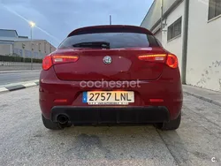 Rojo Usado 2021 Alfa Romeo Giulietta Utilitario | 16.000 € (Un poco caro)