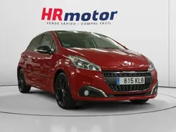 Rojo Usado 2018 Peugeot 208 Allure Utilitario | 10.490 € (Precio justo)