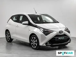 Blanco Usado 2018 Toyota Aygo X-play Utilitario | 10.490 € (Precio justo)