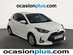 Blanco Usado 2021 Toyota Yaris Hybrid Active Utilitario | 18.173 € (Precio justo)