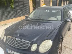 Azul Usado 2002 Mercedes E220 Avantgarde Berlina | 3500 € (Precio justo)