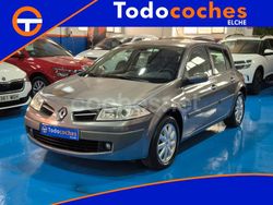 Gris / plata Usado 2008 Renault Mégane III Dynamique Berlina | 3999 € (Precio justo)
