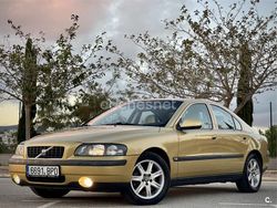 Amarillo Usado 2001 Volvo S60 Berlina | 3799 € (Caro)