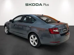 Gris Usado 2020 Skoda Octavia Ambition Berlina | 18.500 € (Precio justo)