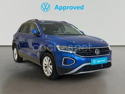 Azul Usado 2024 VW T-Roc Life SUV | 27.900 € (Un poco caro)
