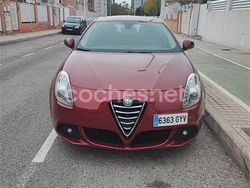 Rojo Usado 2010 Alfa Romeo Giulietta Distinctive Utilitario | 6990 € (Precio justo)