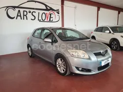 Gris / plata Usado 2010 Toyota Auris Berlina | 5790 € (Precio justo)