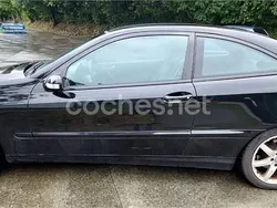 Negro Usado 2004 Mercedes C230 Berlina | 4200 € (Un poco caro)