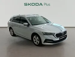 Gris plata Usado 2020 Skoda Octavia Ambition Familiar | 19.990 € (Precio justo)
