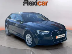 Azul Usado 2017 Audi A3 Sportback Attraction Berlina | 12.490 €
