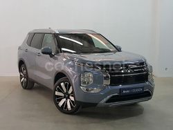 Gris / plata Usado 2025 Mitsubishi Outlander P-HEV SUV | 48.900 € (Un poco caro)