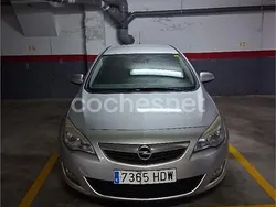 Gris / plata Usado 2011 Opel Astra Enjoy Berlina | 3999 € (Super precio)