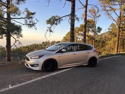 Gris / plata Usado 2017 Ford Focus Berlina | 10.000 € (Precio justo)